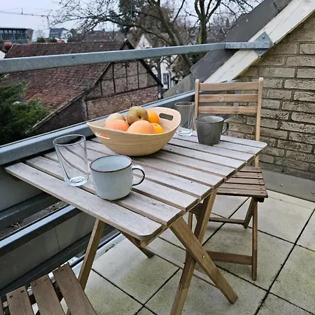 Modern Near Duesseldorf Airport & Messe/fair 메어부쉬