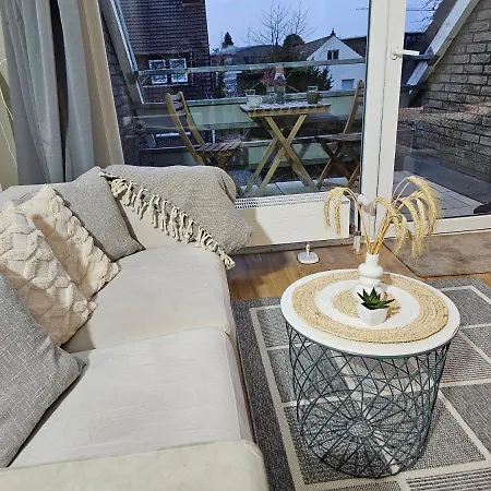 Modern Near Duesseldorf Airport & Messe/fair 아파트 메어부쉬