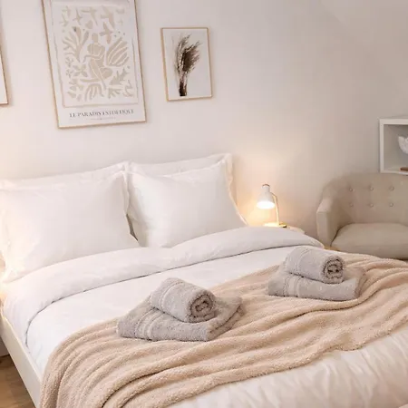 Modern Near Duesseldorf Airport & Messe/fair Lejlighed