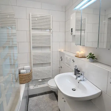 Modern Near Duesseldorf Airport & Messe/fair Meerbusch