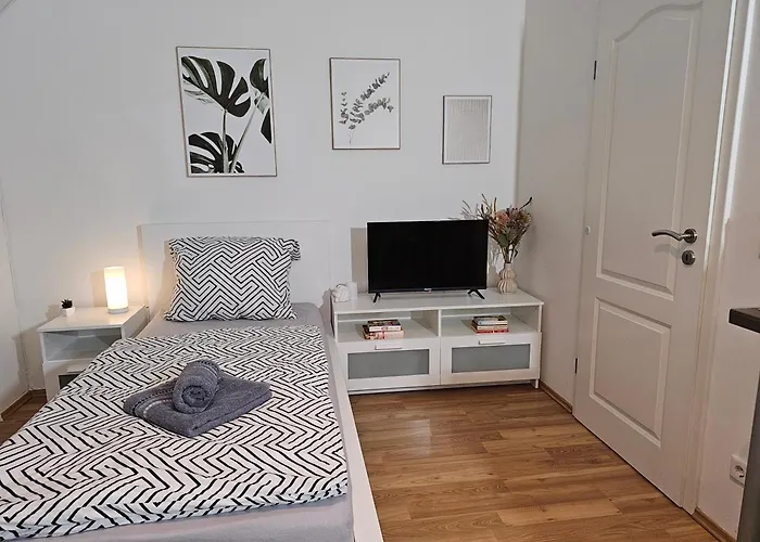 Modern Near Duesseldorf Airport & Messe/fair * Meerbusch