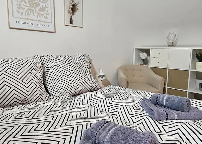 Modern Near Duesseldorf Airport & Messe/fair Meerbusch